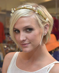 короткие стрижки знаменитостей Ashlee Simpson