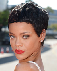 короткие стрижки знаменитостей Rihanna