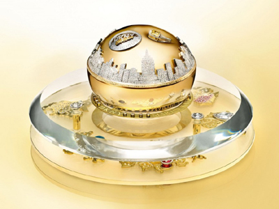самая дорогая в мире парфюмерия Golden Delicious Million Dollar Fragrance Bottle