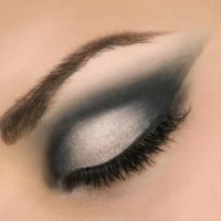 техника наложения макияжа дымчатый глаз