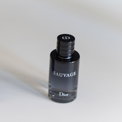 популярный мужской парфюм Dior Sauvage