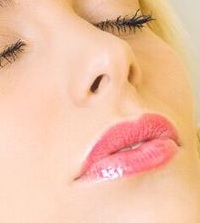 эффект перманентного макияжа губ