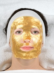 Золотая маска для лица от The Spa @ Equinox