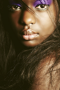 Афро-американки тратят на косметику на 80% больше белых женщин