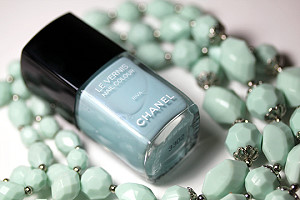 Chanel Riva Le Vernis: самый модный оттенок лака для ногтей