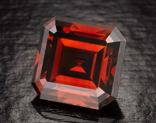 В нью-йоркском Музее Естественной Истории будет выставлен редкий красный бриллиант
