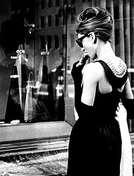 Одри Хепберн и маленькое черное платье 