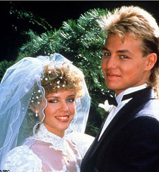 Шарлин и Скотт (сериал «Соседи»)