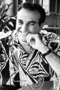 Скончался Альфред Шахин, создатель «гавайской» рубашки