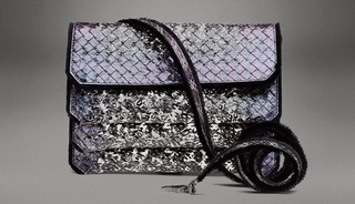 Chalk Scarabee - змеиная грация сумки Bottega Veneta