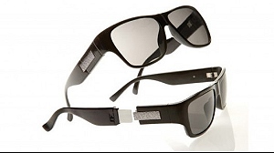 Calvin Klein выпустил солнцезащитные очки с flash-картой памяти