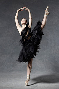 Модные дизайнеры предложили новый взгляд на балетную пачку