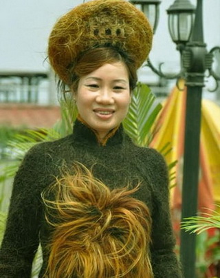 Во Вьетнаме создали платье из человеческих волос