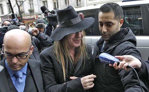Dior с позором уволил Галльяно за антисемитские высказывания