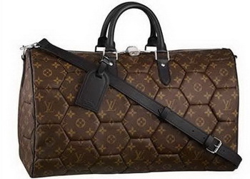 Louis Vuitton обвинили в недостоверной рекламе сумок