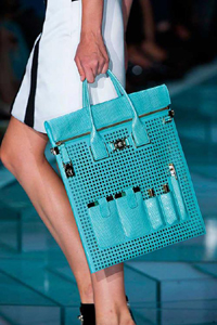 дизайнерские сумки весны 2015 Versace дизайнерские сумки весны 2015 Versace