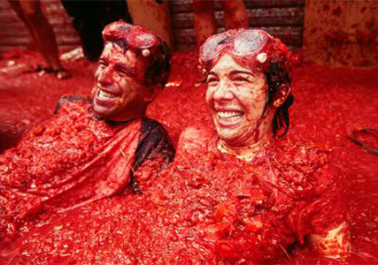 самые красочные праздники мира La Tomatina