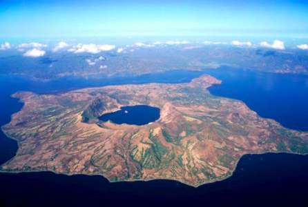 самые необычные озера мира Taal