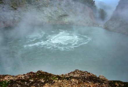 самые необычные озера мира Boiling Lake