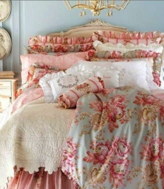 винтажный стиль спальни с цветочным принтом