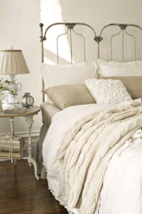спальня в белом оформлении