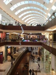 Самый дорогой в мире торговый центр откроется в Дубае