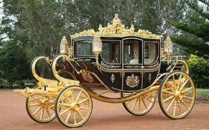 Австралийцы подарили британской королеве карету