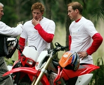 Британские принцы приняли участие в благотворительном ралли