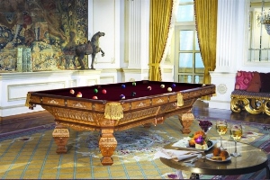 Компания Brunswick Billiards представила копию старинного бильярдного стола