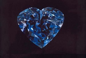 Christie’s выставит на аукцион редкий бриллиант в форме сердца