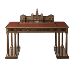 Рабочий стол Horse Guards Parade Desk от Linley