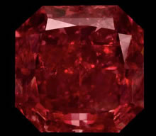 Пурпурно-розовый бриллиант от Argyle стал красным