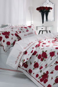Коллекция постельного белья ко Дню святого Валентина от дизайнера Лулу Гиннес