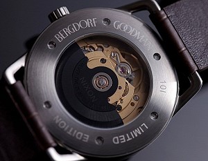 Лимитированная коллекция часов от Nixon и Bergdorf Goodman