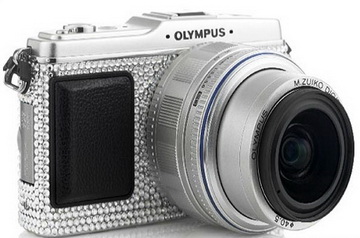 Olympus Pen E-P1 с кристаллами Swarovski