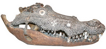 Уникальная инкрустированная голова крокодила предлагается за 18 тысяч долларов