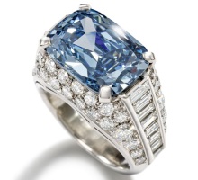 Кольцо с голубым бриллиантом за 9,5 миллионов долларов
