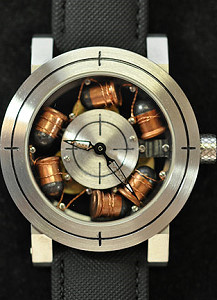 Часы с патронами от Yvan Arpa: убийственная точность