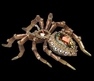 Часы-паук с драгоценными камнями от Джея Стронгвотера
