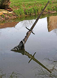 «Леди озера»: одна из самых необычных садовых скульптур