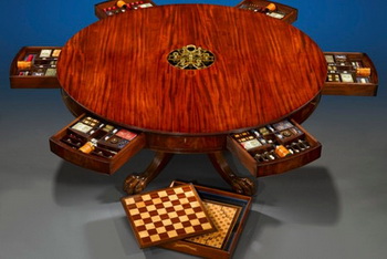 Роскошный игровой стол выставлен на продажу