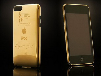 Goldgenie выпустил позолоченный iPod с автографом легендарного футболиста