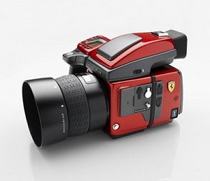 Hasselblad H4D-40 Ferrari Limited Edition: фотокамера для любителей суперкаров