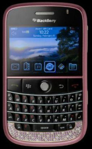 Pink BlackBerry Bold: телефон с сапфирами и бриллиантами от Александра Амосу