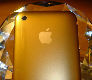 iPhone из 24-каратного золота выставлен на аукцион eBay