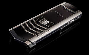 Vertu представила очередной телефон серии Signature