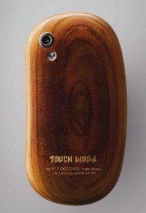 Коллекция «деревянных» телефонов NTT Docomo