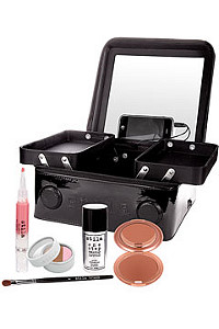 Stila Makeup Player: косметичка и плеер в одном корпусе