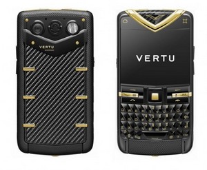 Компания Vertu представила углеволоконный телефон