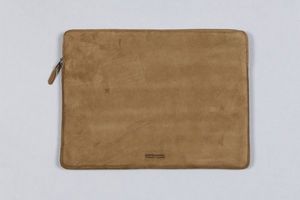 Компания Wood Wood представила сумку для ноутбука Butternut Green